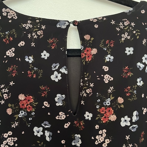 DEX | Ruffle Black Floral Blouse Sz M - Picture 8 of 8